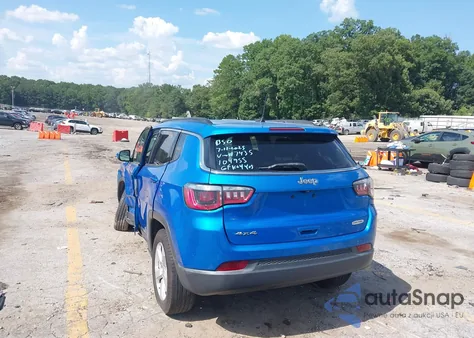 2018 Jeep Compass Latitude 4X4 from USA, damaged, VIN 3C4NJDBB0JT177435